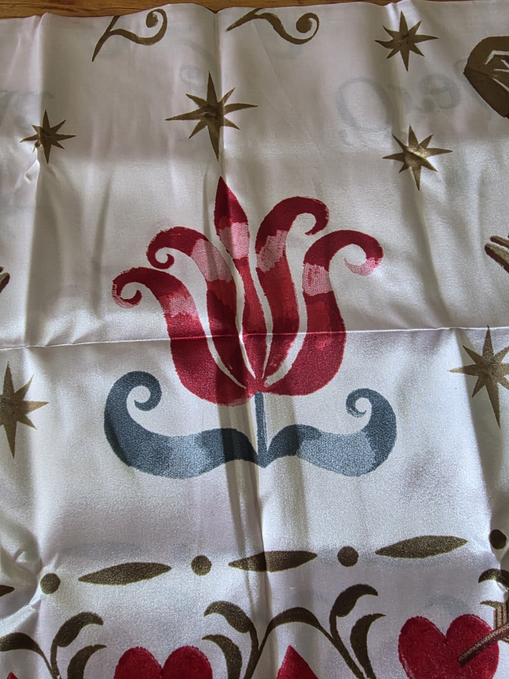 Orabella Signature Scarf Gift Box in Red and Gold - Picture 6 of 9